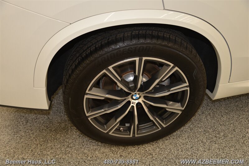 Used 2025 BMW X5 xDrive40i w/ M Sport Package AWD/4WD image 47