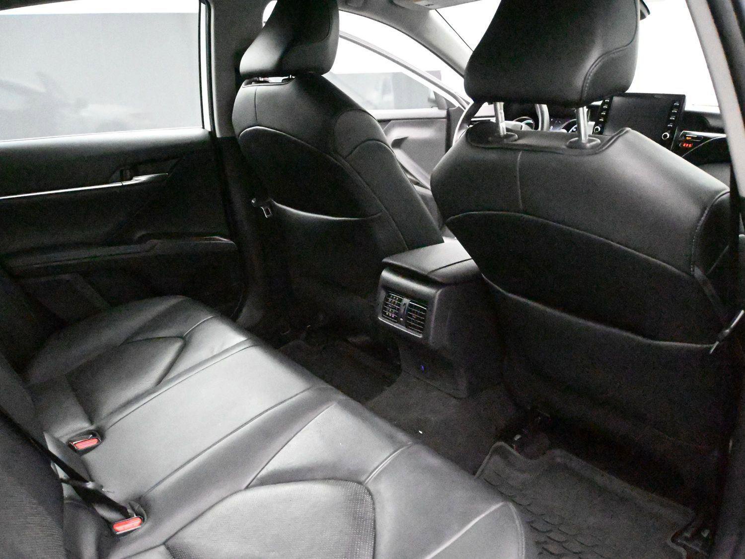 Used 2022 Toyota Camry XLE FWD image 20