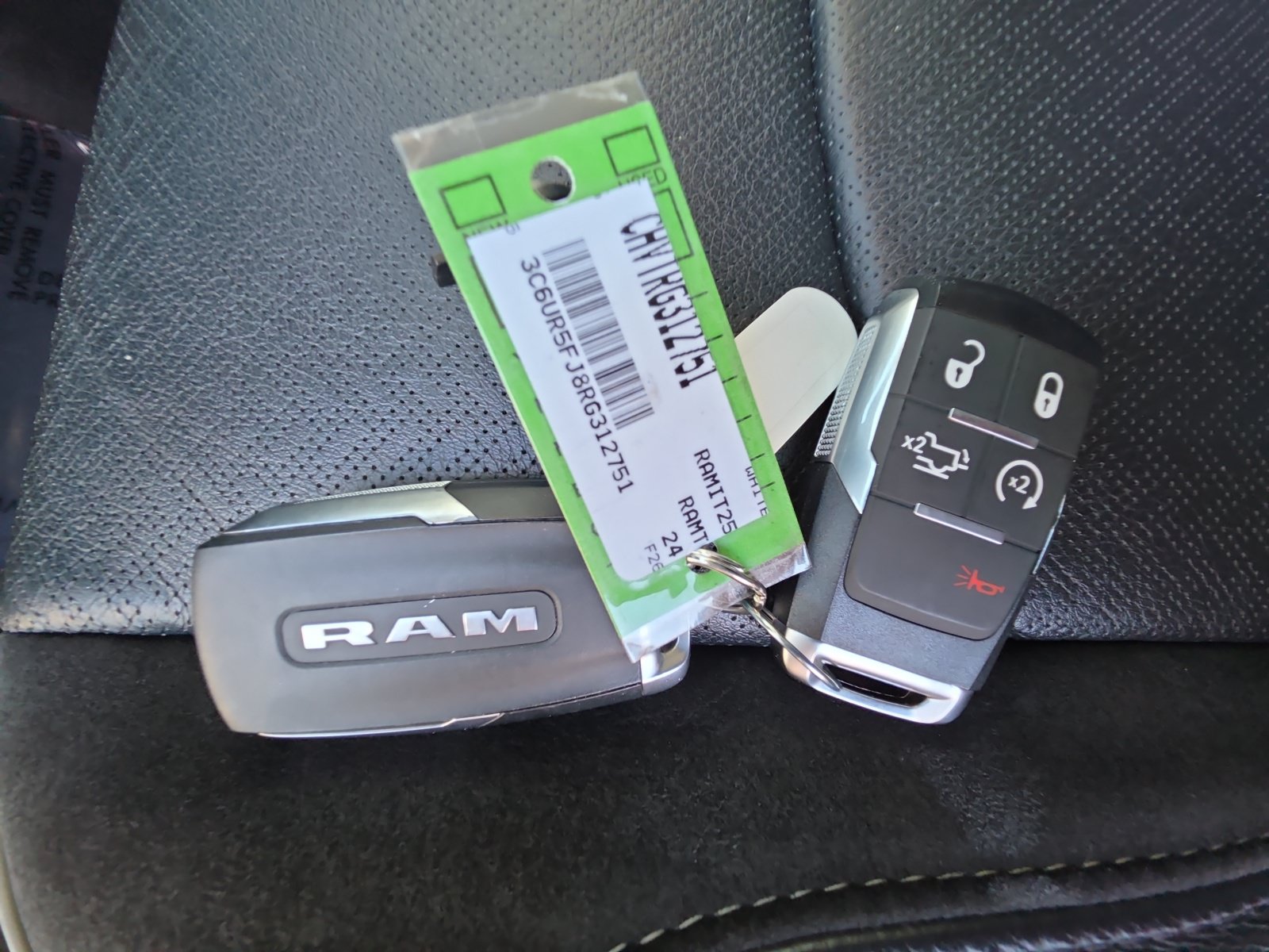 Used 2024 RAM 2500 Laramie AWD/4WD image 38