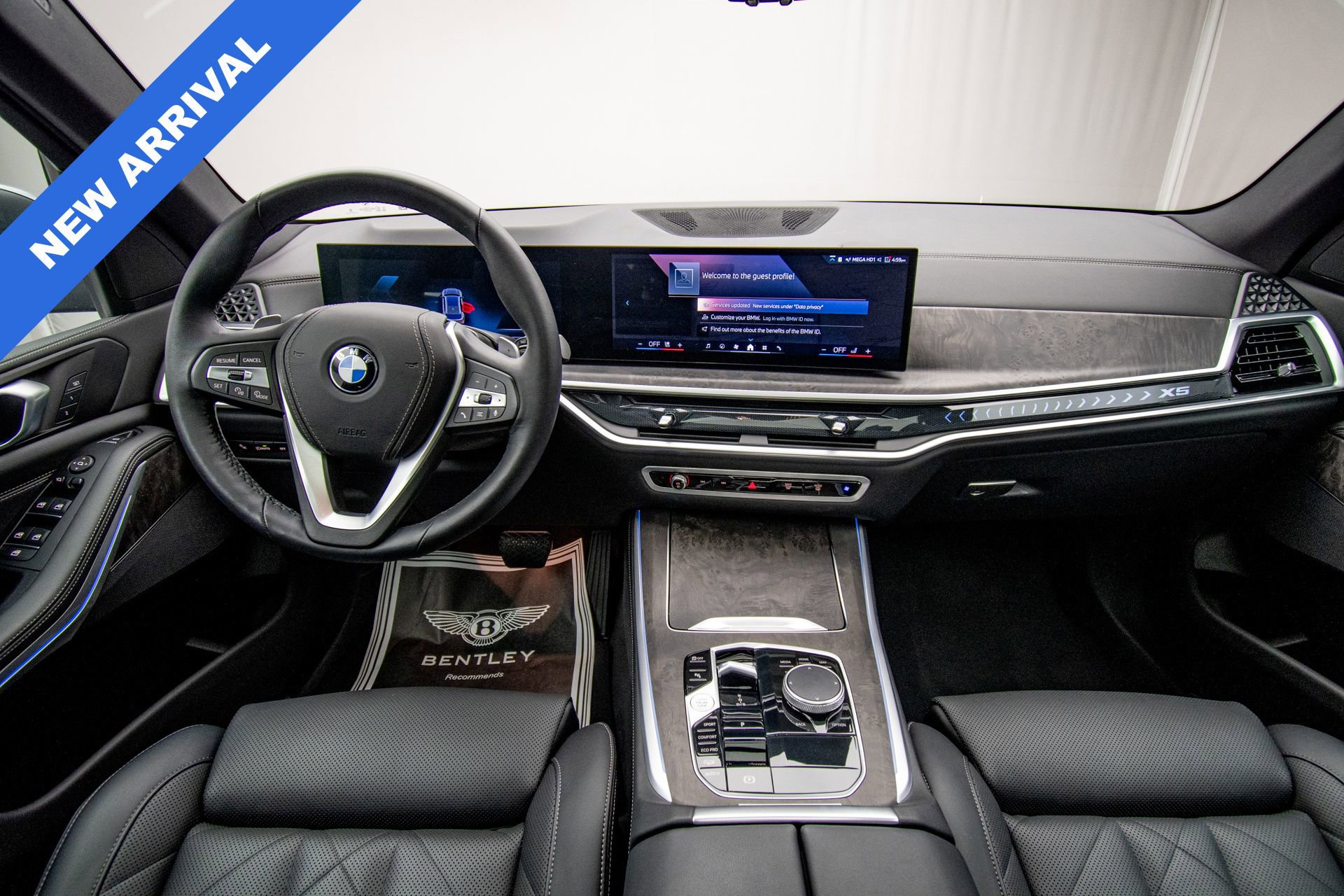 Used 2024 BMW X5 xDrive40i w/ Parking Assistance Package AWD/4WD image 12