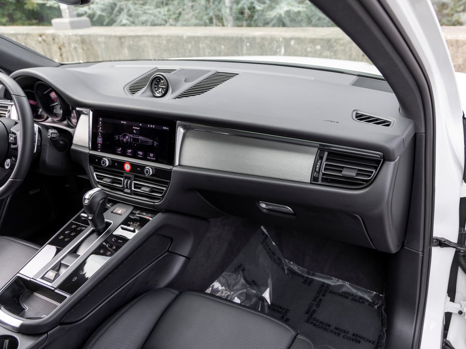 Certified 2026 Porsche Macan AWD/4WD image 65