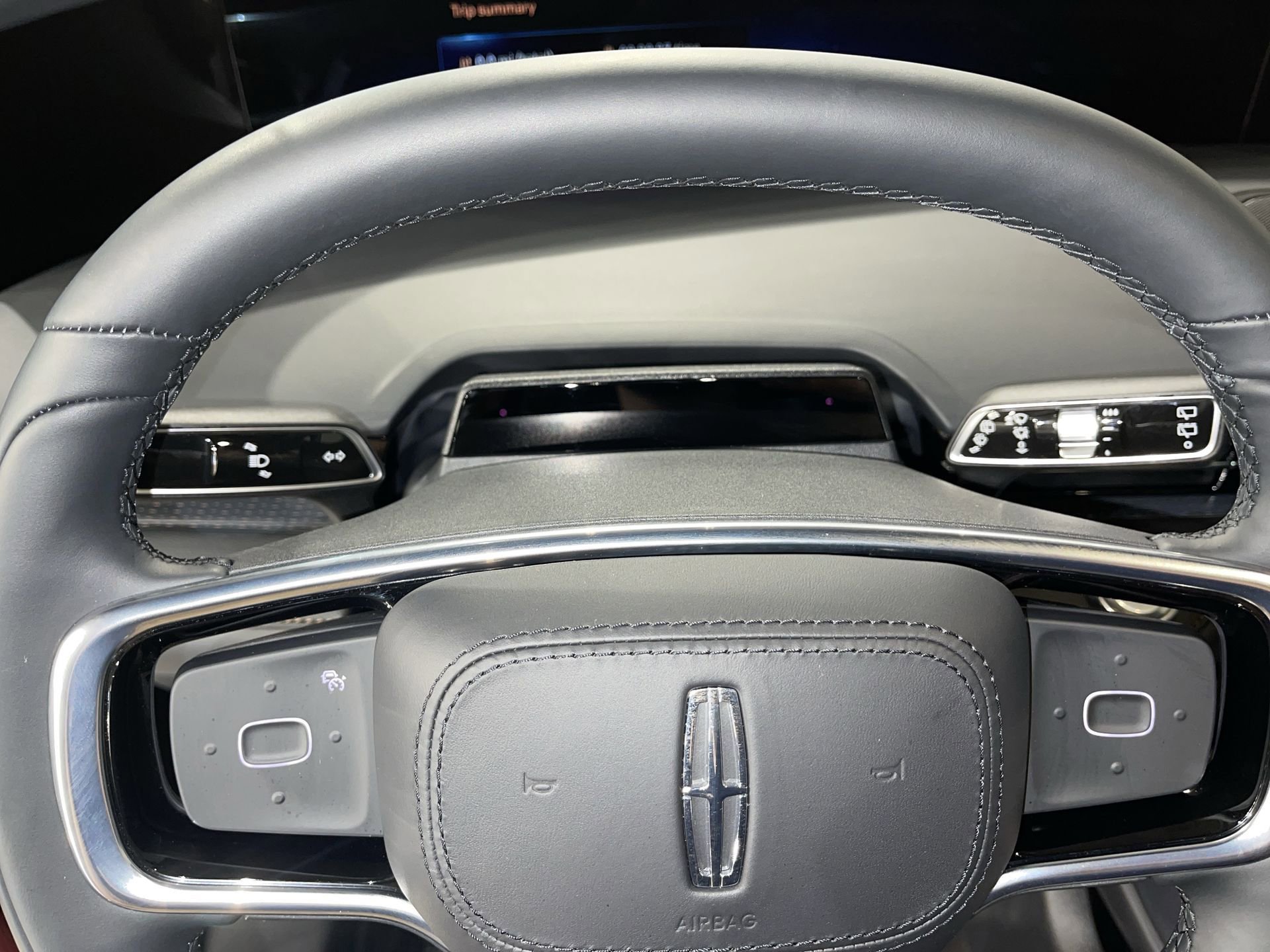 New 2024 Lincoln Nautilus Premier w/ Equipment Group 102A image 25