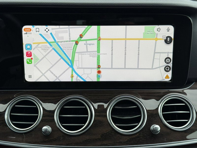 Used 2018 Mercedes-Benz E 300 4MATIC image 26