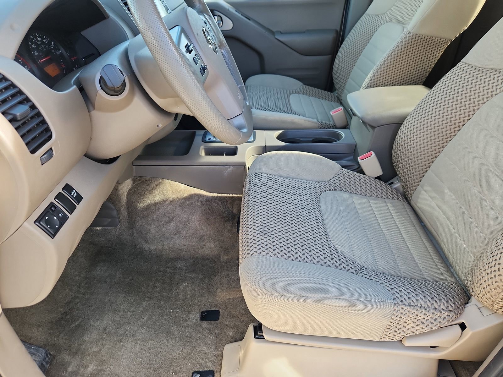 Used 2017 Nissan Frontier SV image 10