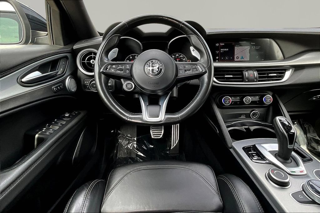 Used 2023 Alfa Romeo Stelvio Veloce AWD/4WD image 8