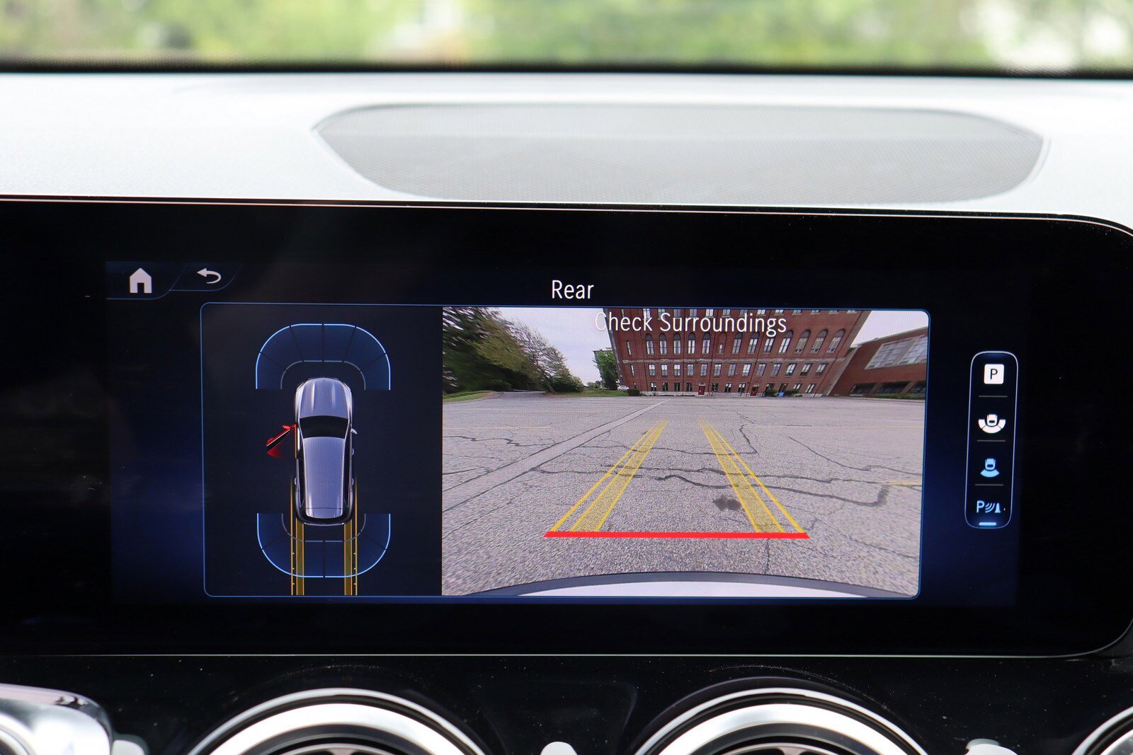 Used 2024 Mercedes-Benz GLB 250 w/ Driver Assistance Package image 34