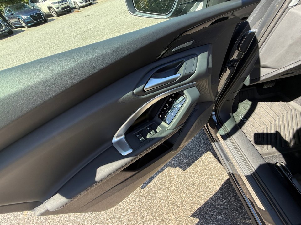 New 2025 Audi Q5 Premium Plus image 32