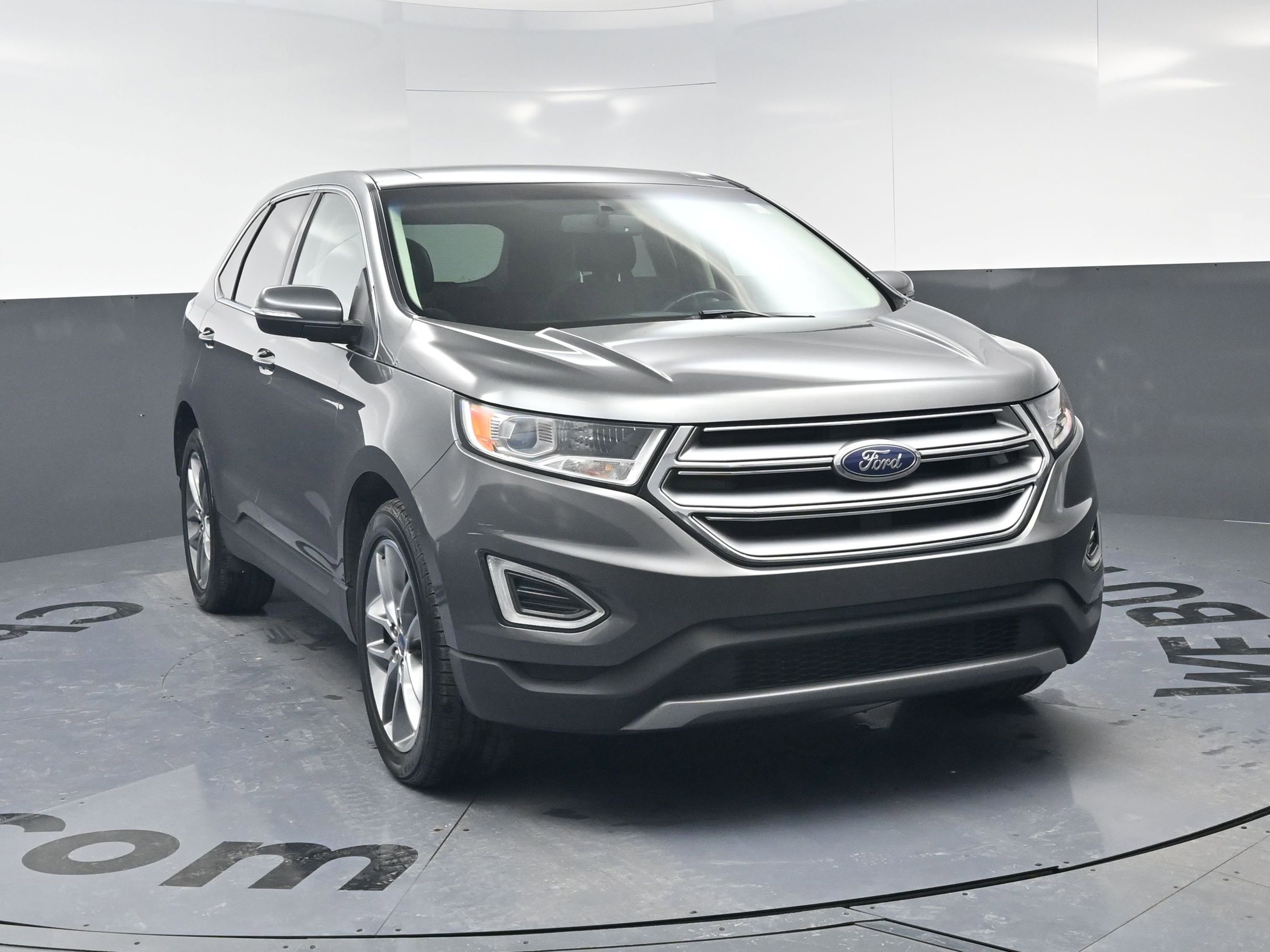 Used 2016 Ford Edge Titanium w/ Equipment Group 301A AWD/4WD image 3