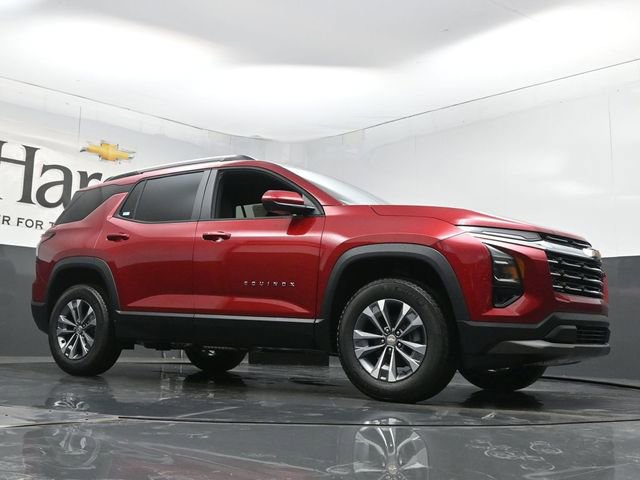 New 2026 Chevrolet Equinox LT image 2