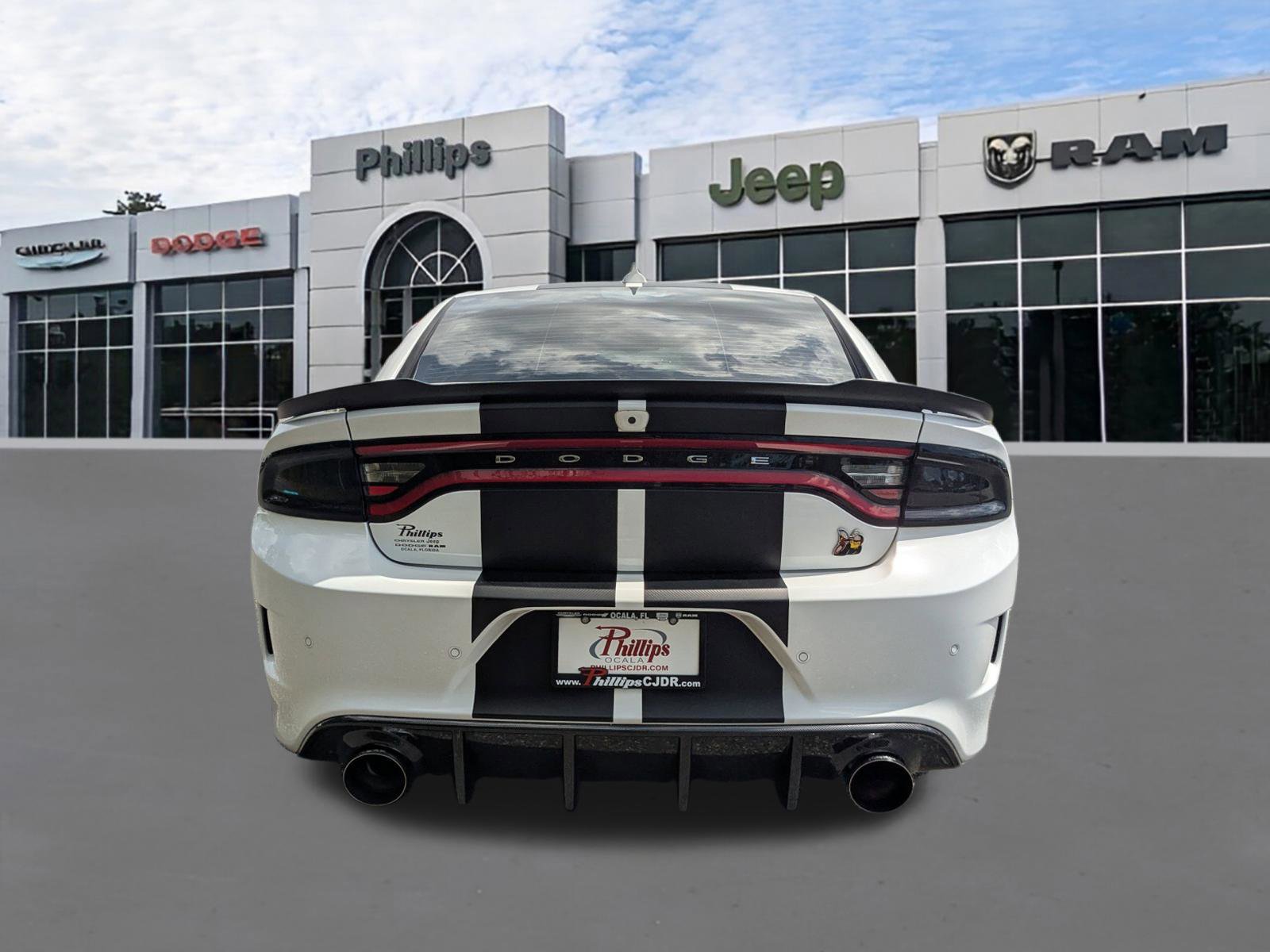 Used 2023 Dodge Charger Scat Pack w/ Navigation & Travel Group image 4