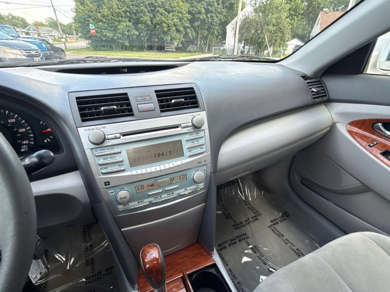 Used 2009 Toyota Camry XLE FWD image 24