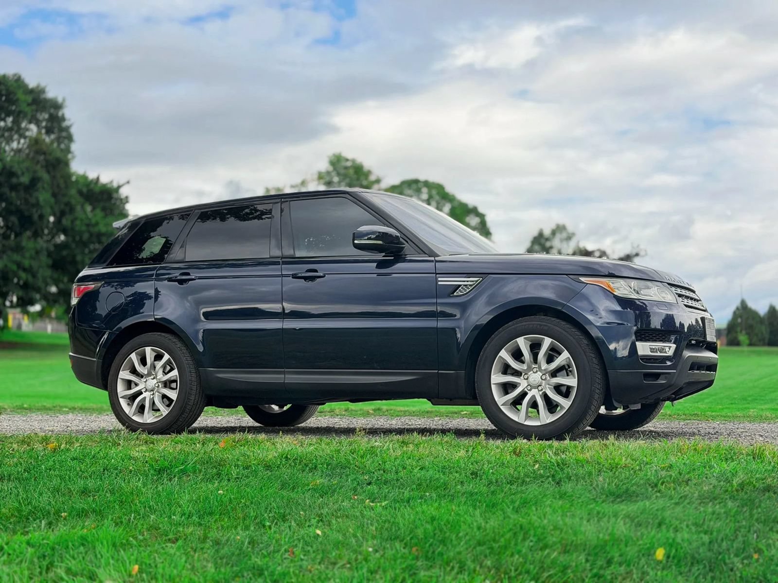 Used 2016 Land Rover Range Rover Sport HSE AWD/4WD image 1