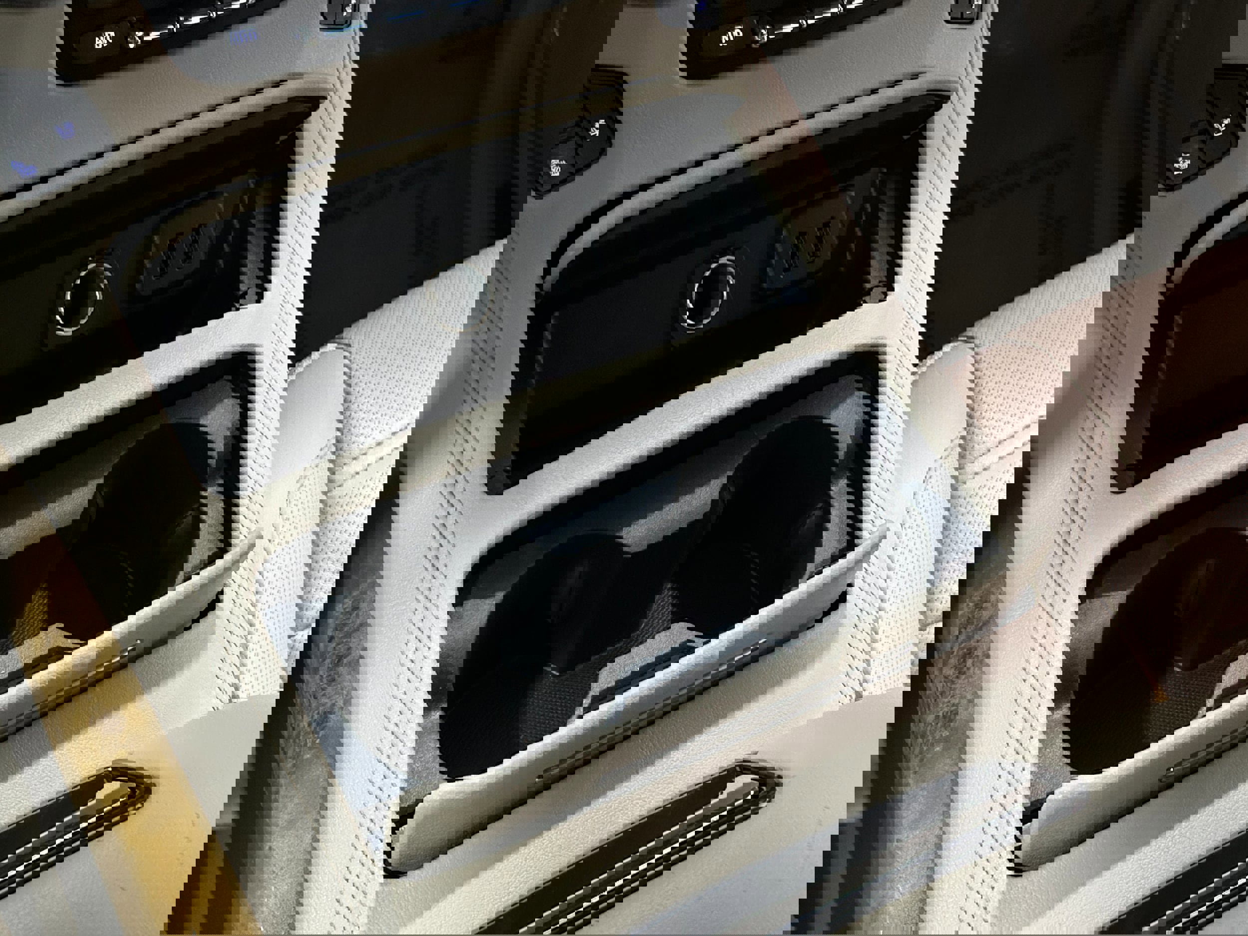 Used 2017 GMC Yukon XL Denali image 10