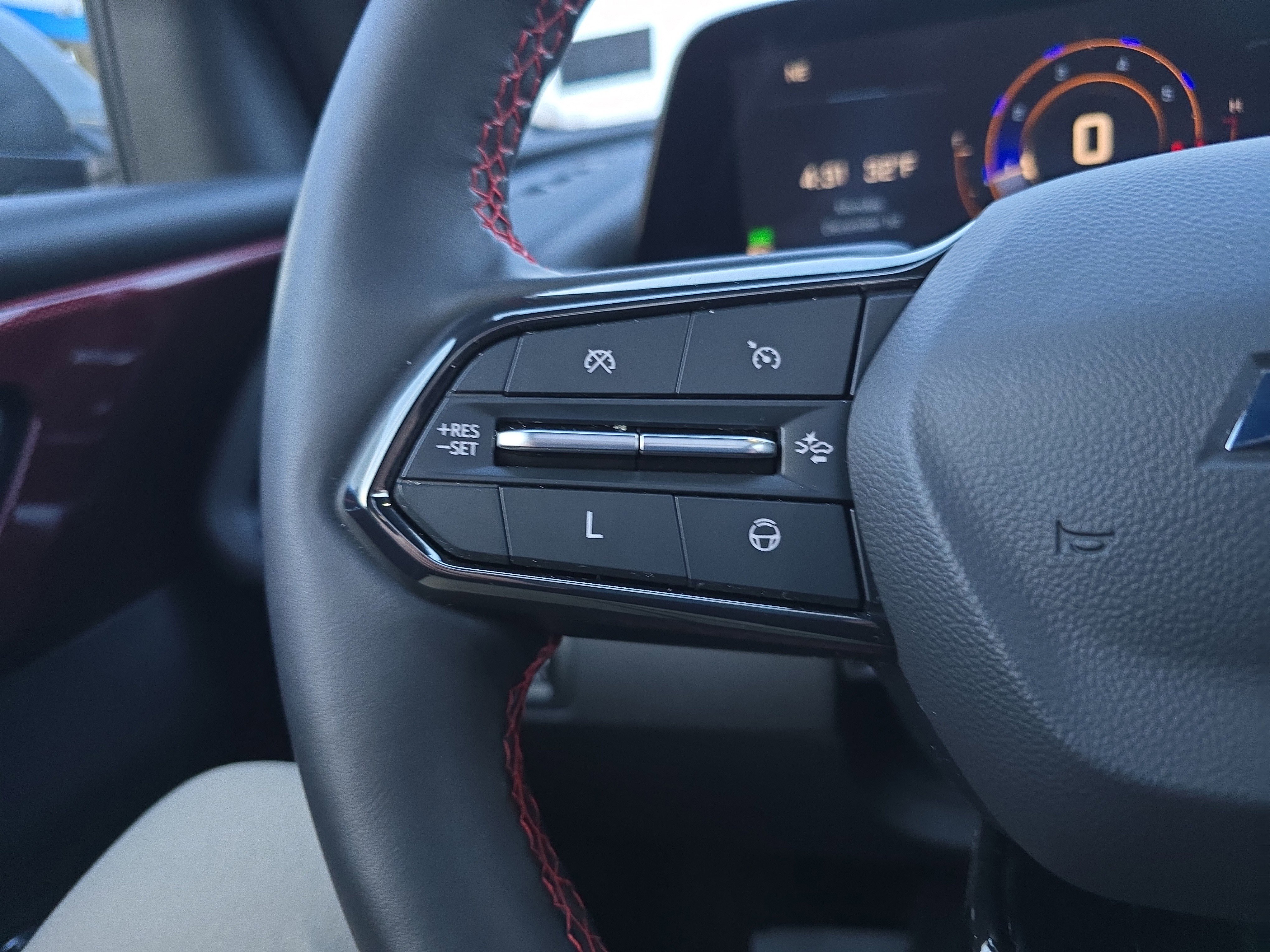 Used 2024 Chevrolet Traverse RS w/ LPO, Floor Liner Package image 23