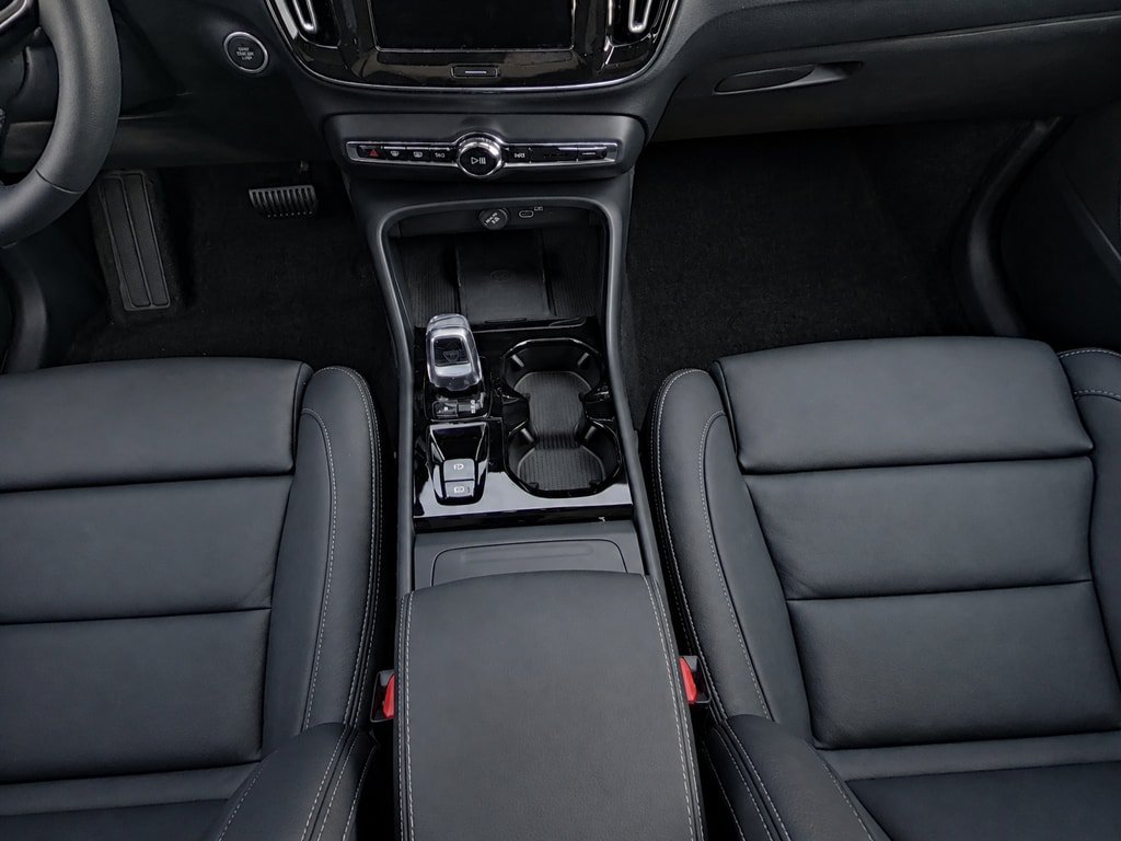 New 2026 Volvo XC40 B5 Plus w/ Climate Package AWD/4WD image 14