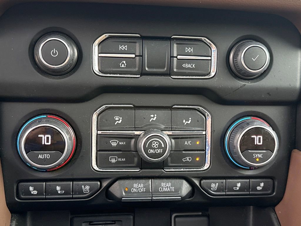 Used 2021 Chevrolet Suburban High Country image 33