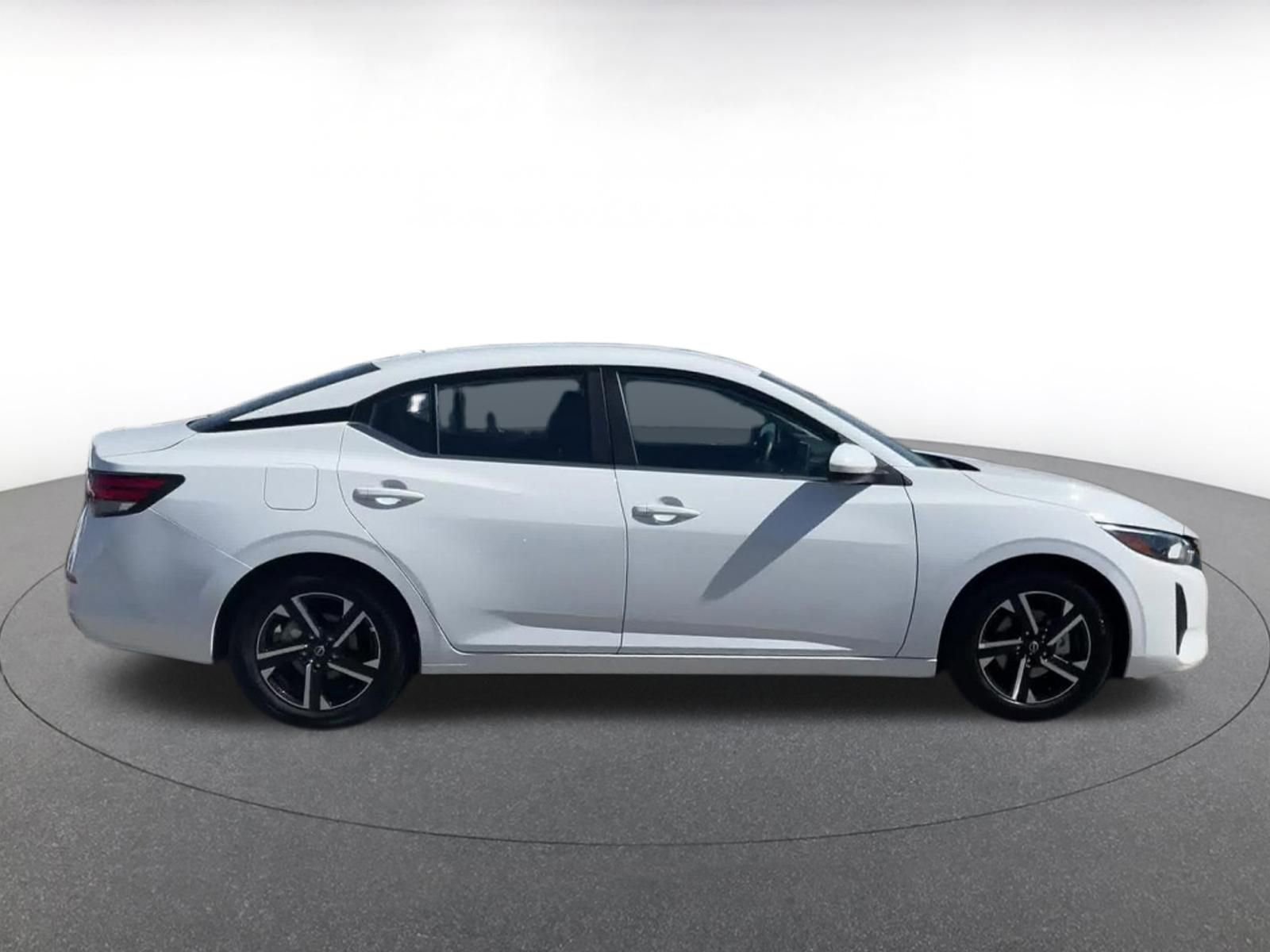 Used 2025 Nissan Sentra SV image 16