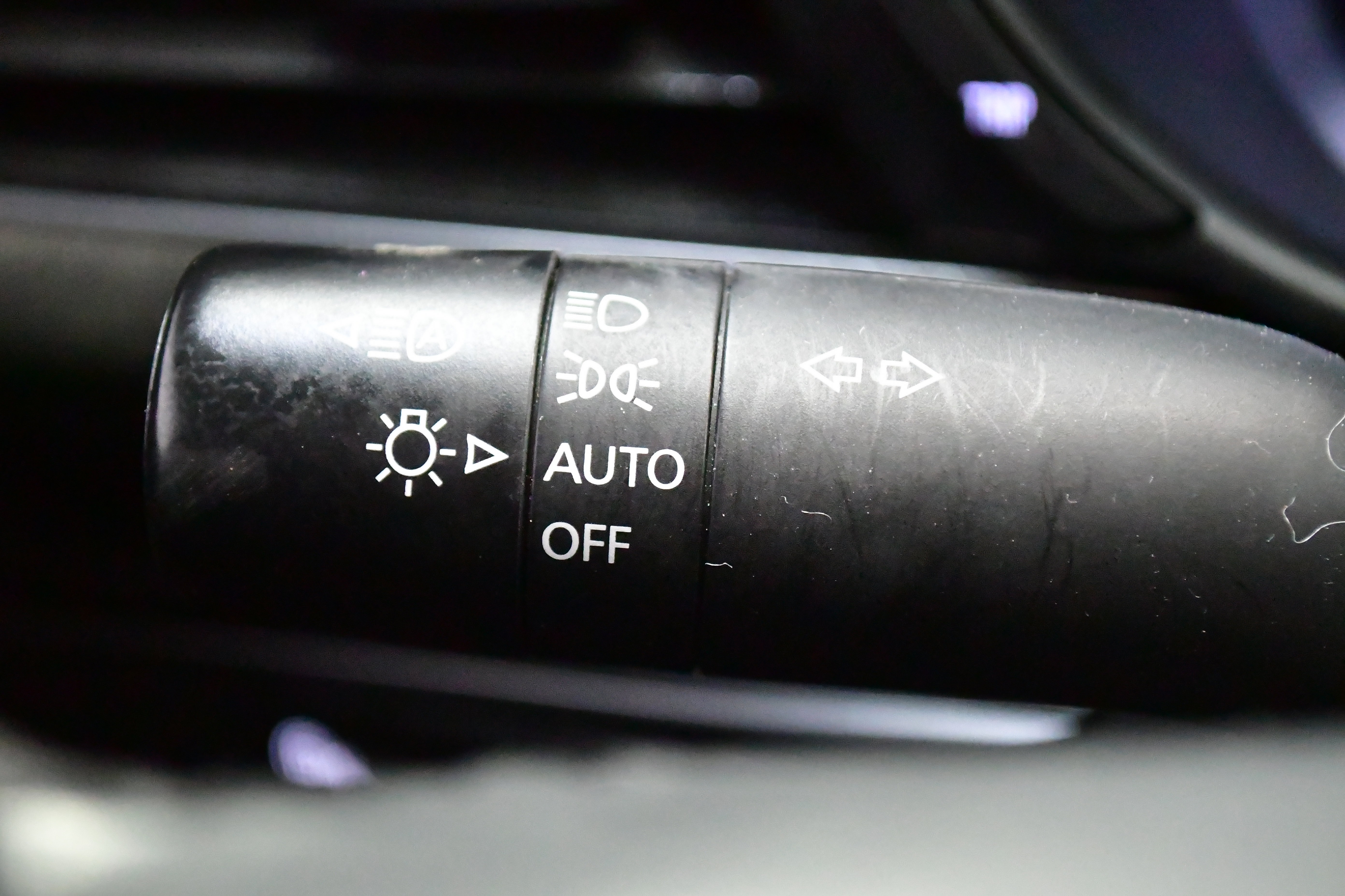 Used 2024 MAZDA MAZDA3 s image 40