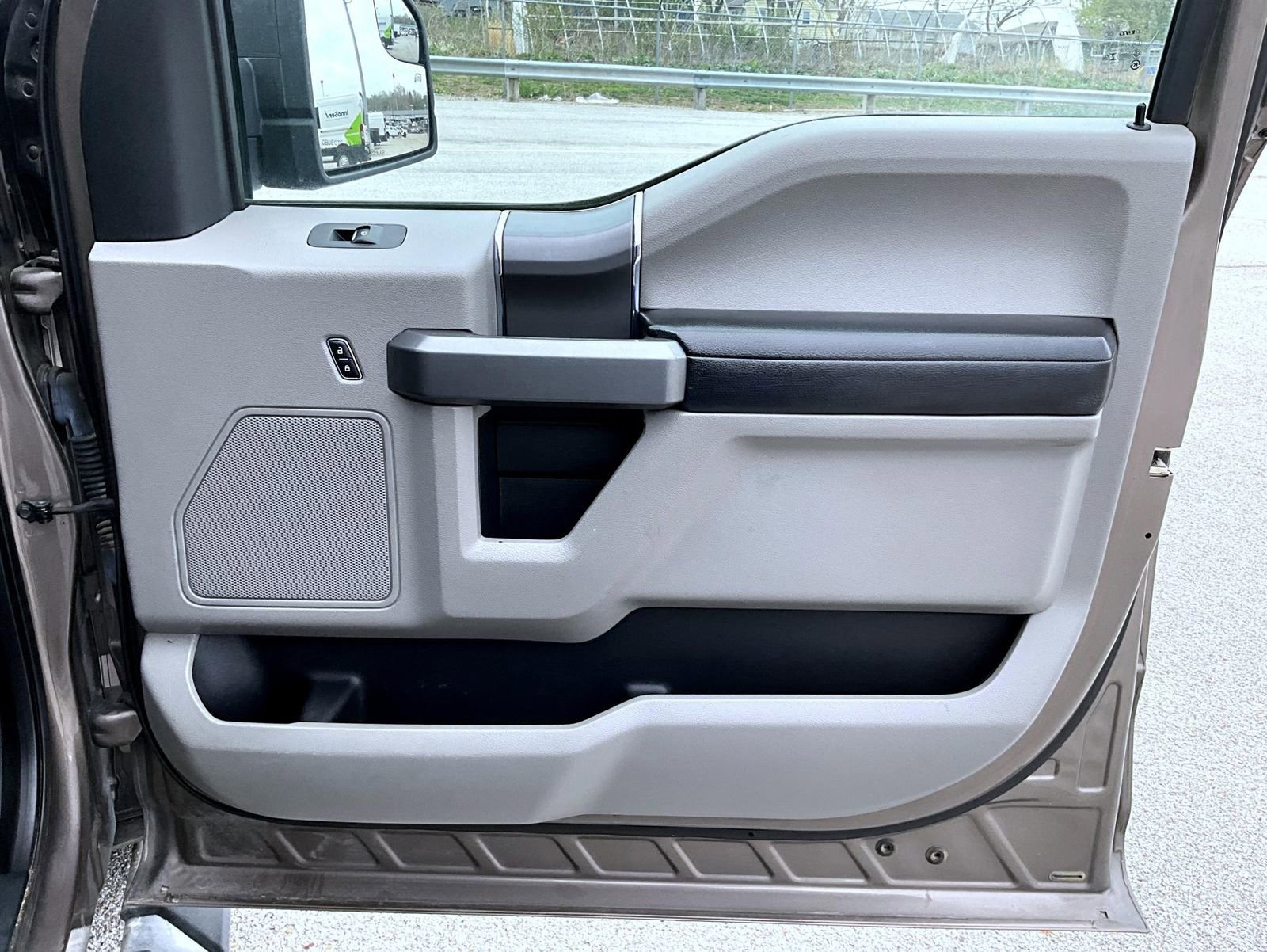 Used 2018 Ford F150 XLT w/ Equipment Group 302A Luxury AWD/4WD image 18