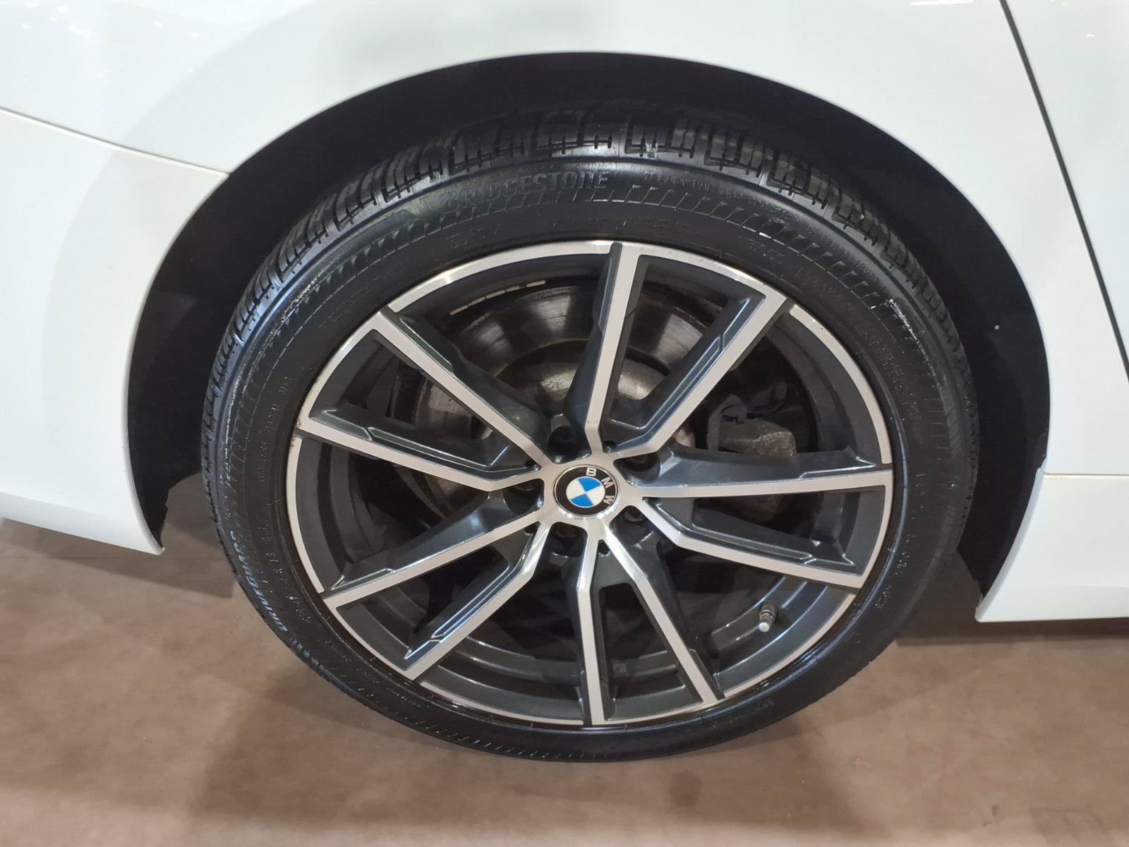 Used 2021 BMW 330i xDrive Sedan w/ Premium Package AWD/4WD image 7