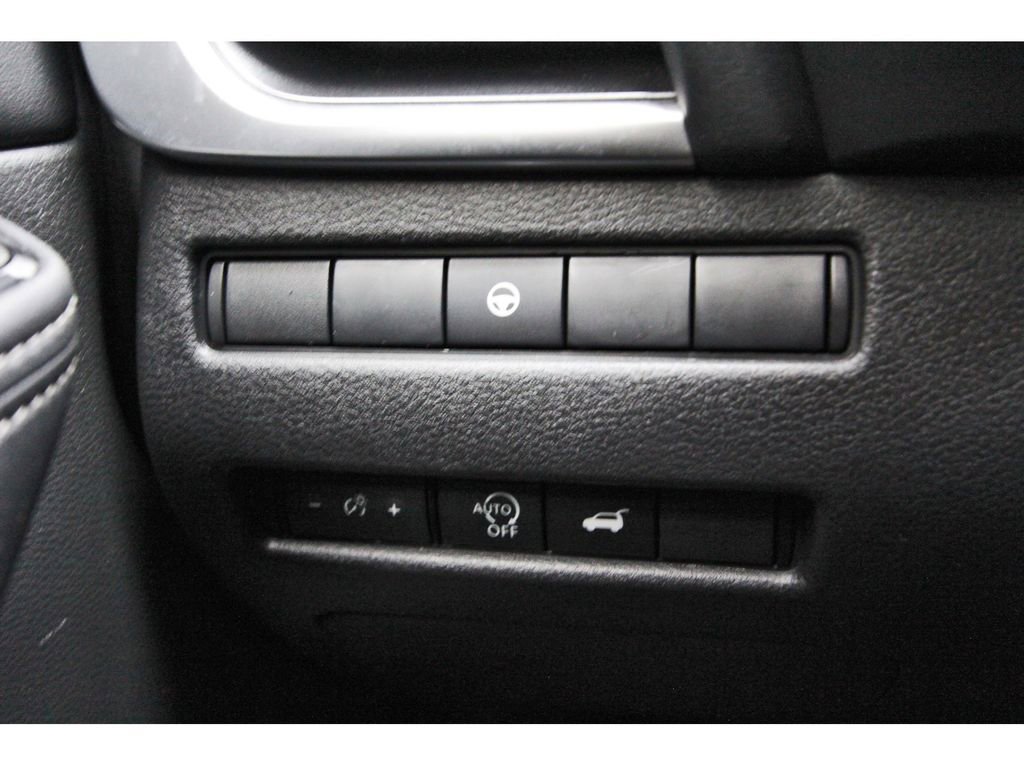 Used 2024 Nissan Rogue SV FWD image 20
