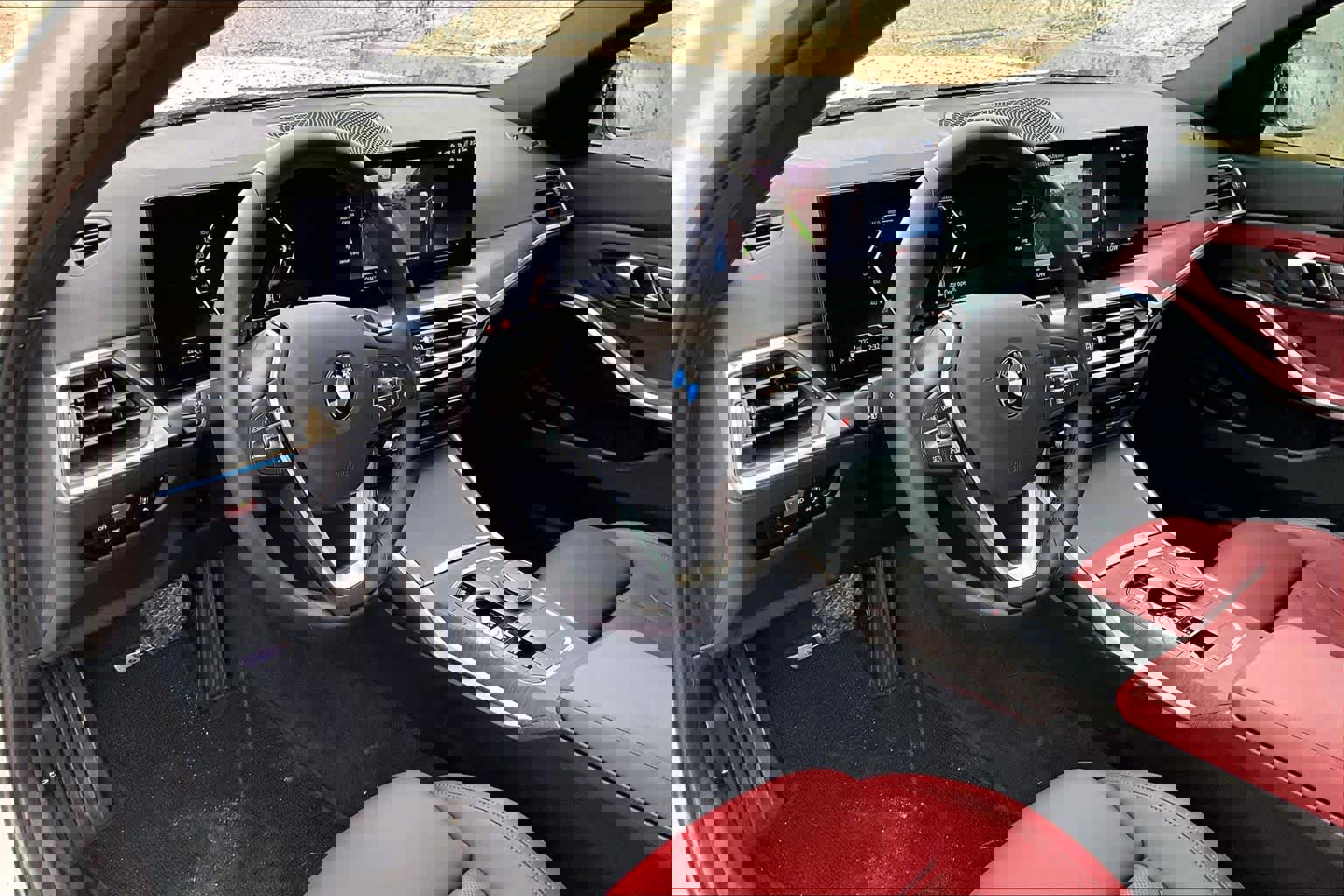 Used 2023 BMW 330i Sedan w/ Driving Assistance Package image 18