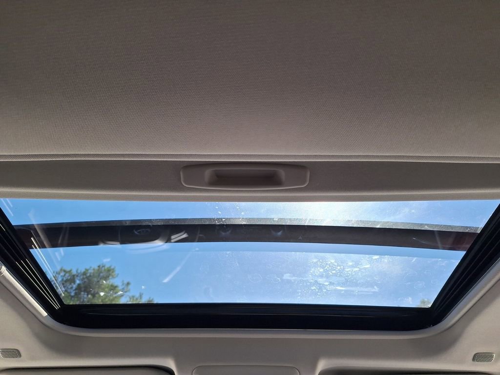 Used 2024 Toyota RAV4 Limited image 21