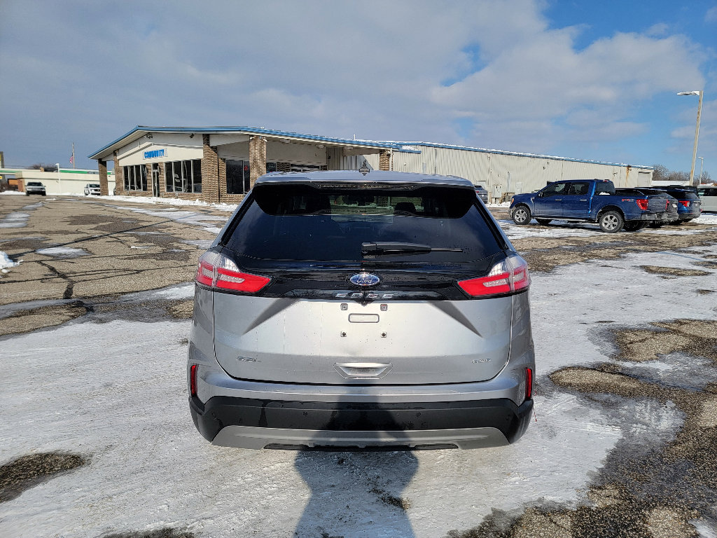 Used 2024 Ford Edge SEL image 7