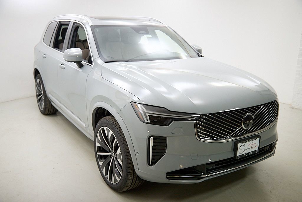New 2026 Volvo XC90 T8 Plus w/ Protection Package image 4