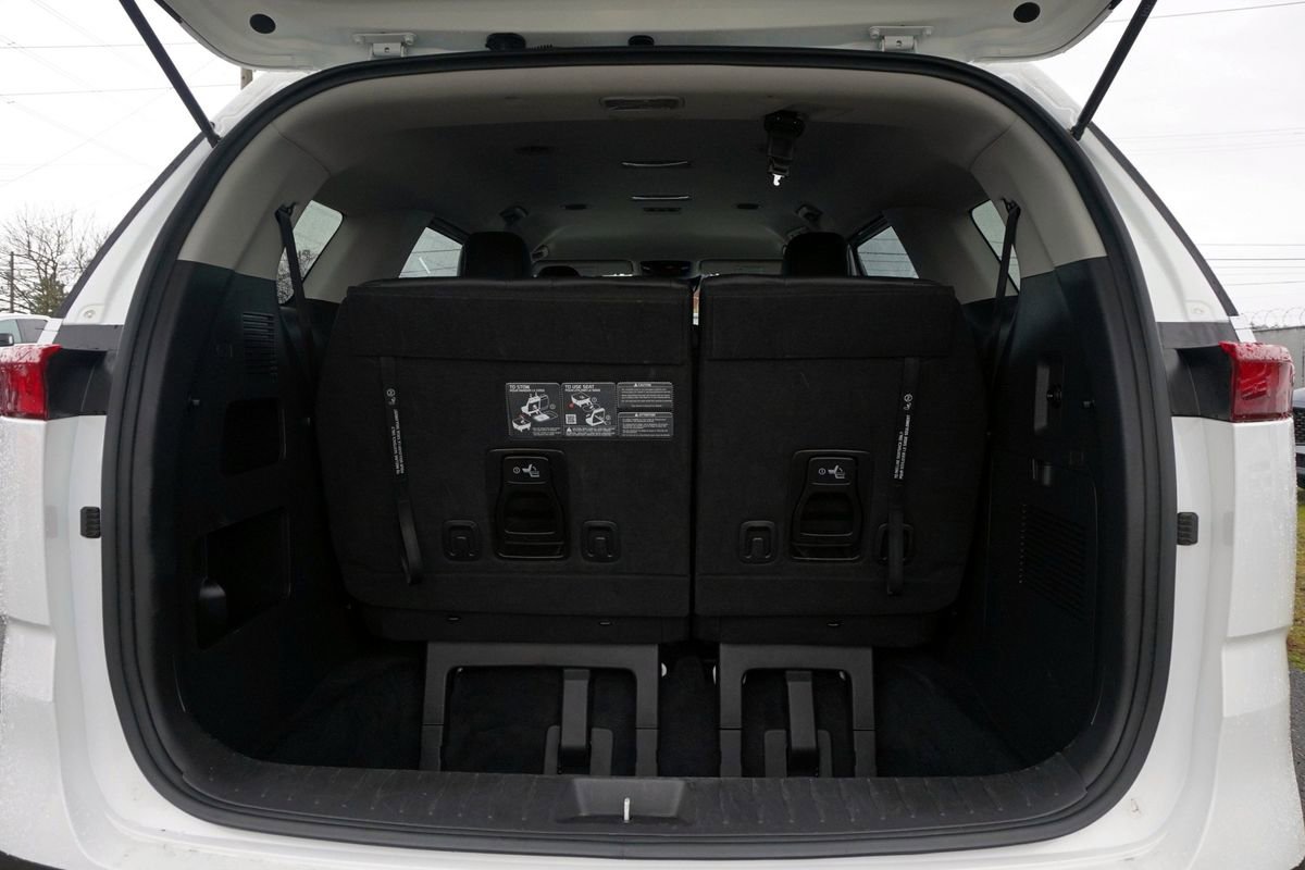 Used 2024 Kia Carnival LX FWD image 10