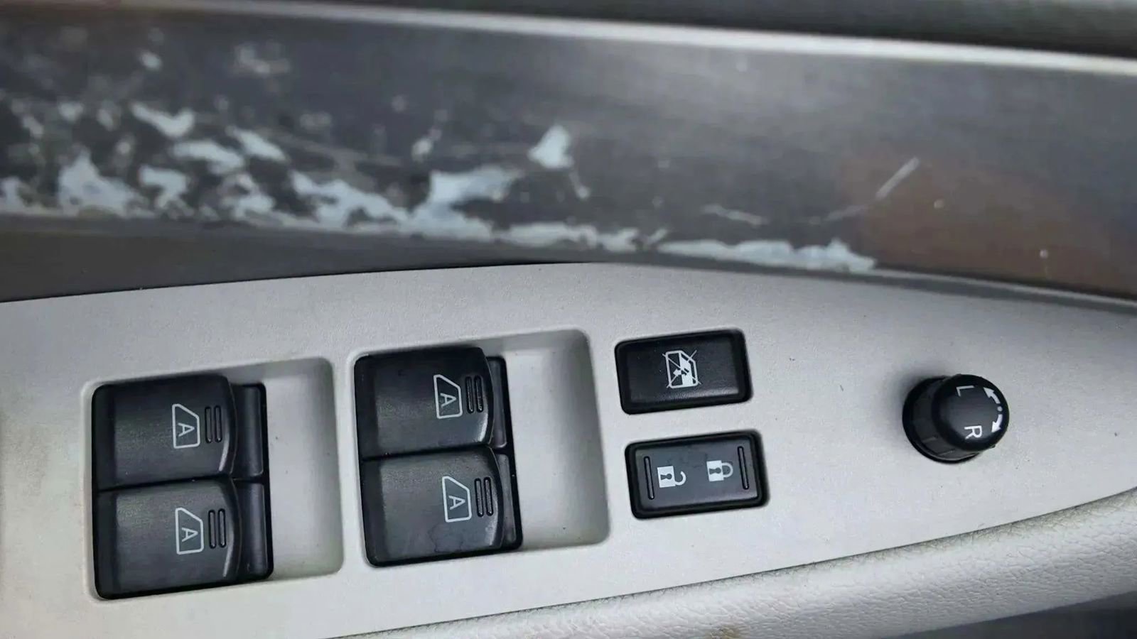 Used 2015 INFINITI Q40 w/ Moonroof Package image 15