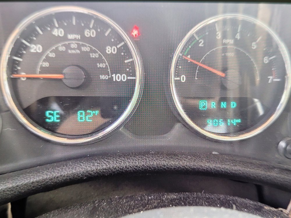Used 2015 Jeep Wrangler Unlimited Sahara AWD/4WD image 23
