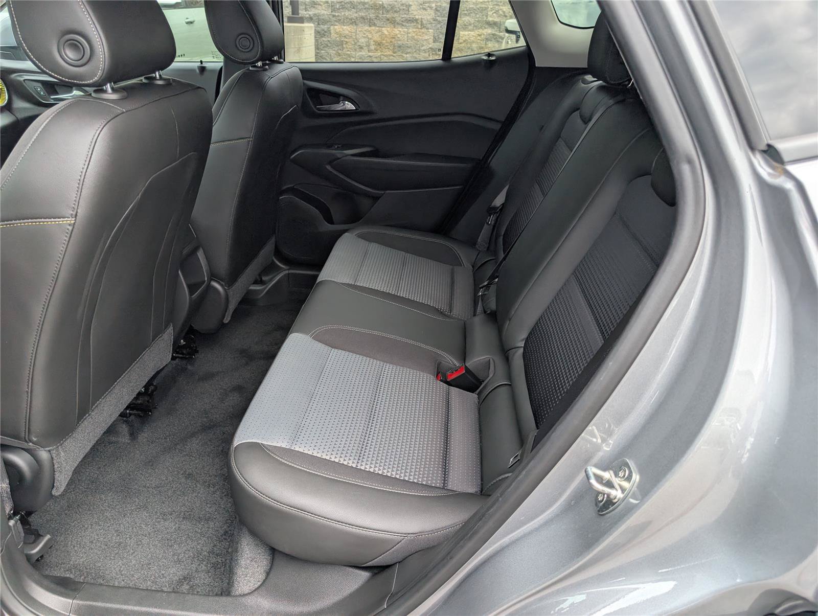 Used 2024 Chevrolet Trax LT w/ Driver Confidence Package FWD image 13