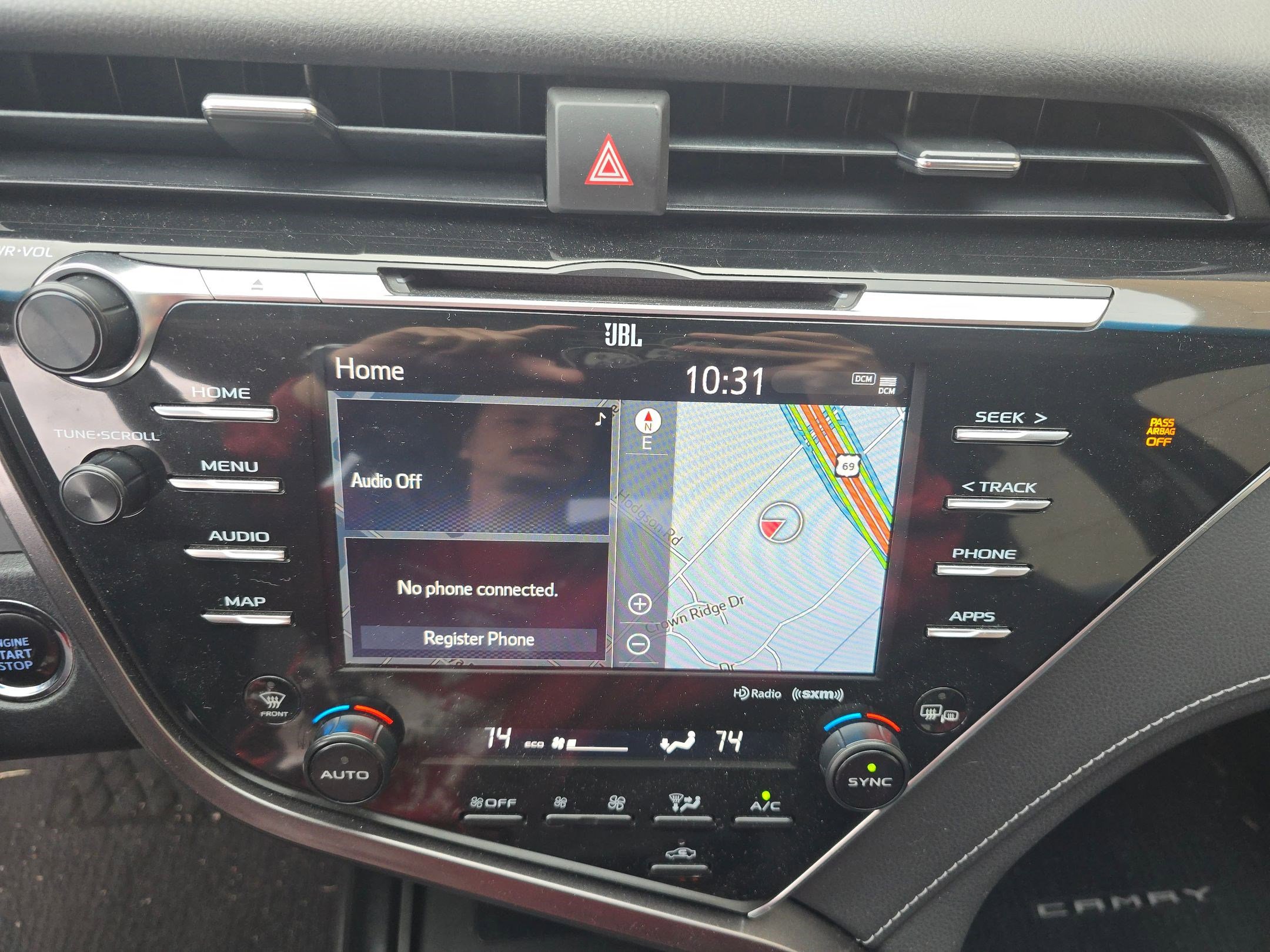 Used 2018 Toyota Camry XSE image 25