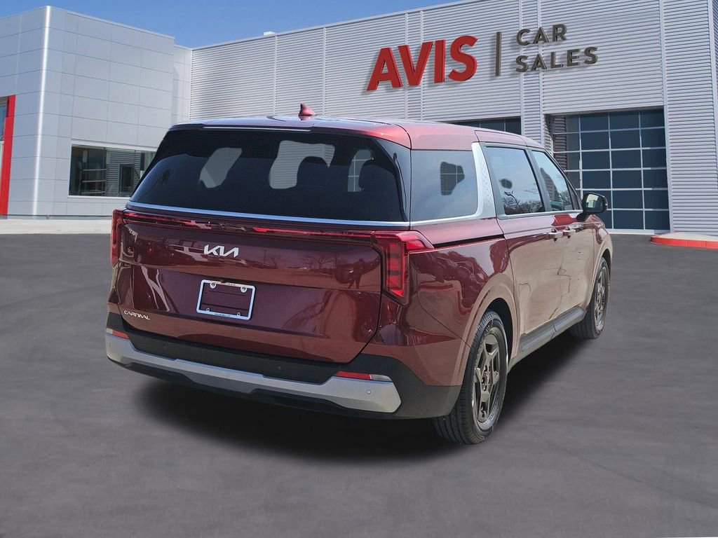 Used 2025 Kia Carnival image 6