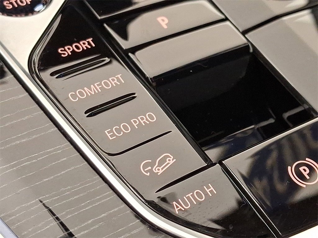 Certified 2024 BMW X5 xDrive40i w/ Executive Package image 26