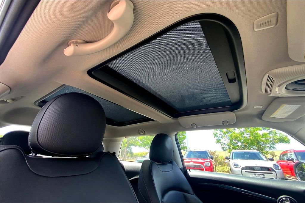 Used 2019 MINI Cooper S w/ Signature Upholstery Package image 22