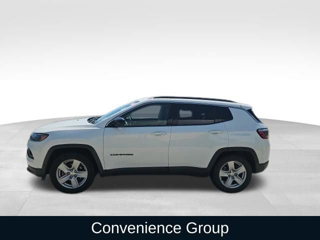 Used 2022 Jeep Compass Latitude w/ Convenience Group FWD image 2