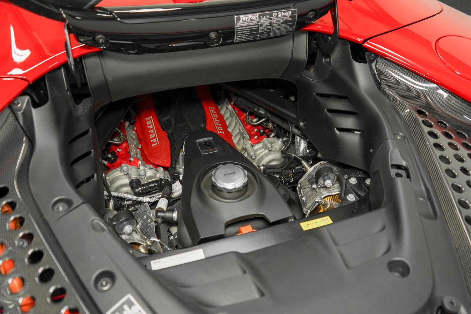 Used 2022 Ferrari SF90 Spider image 55