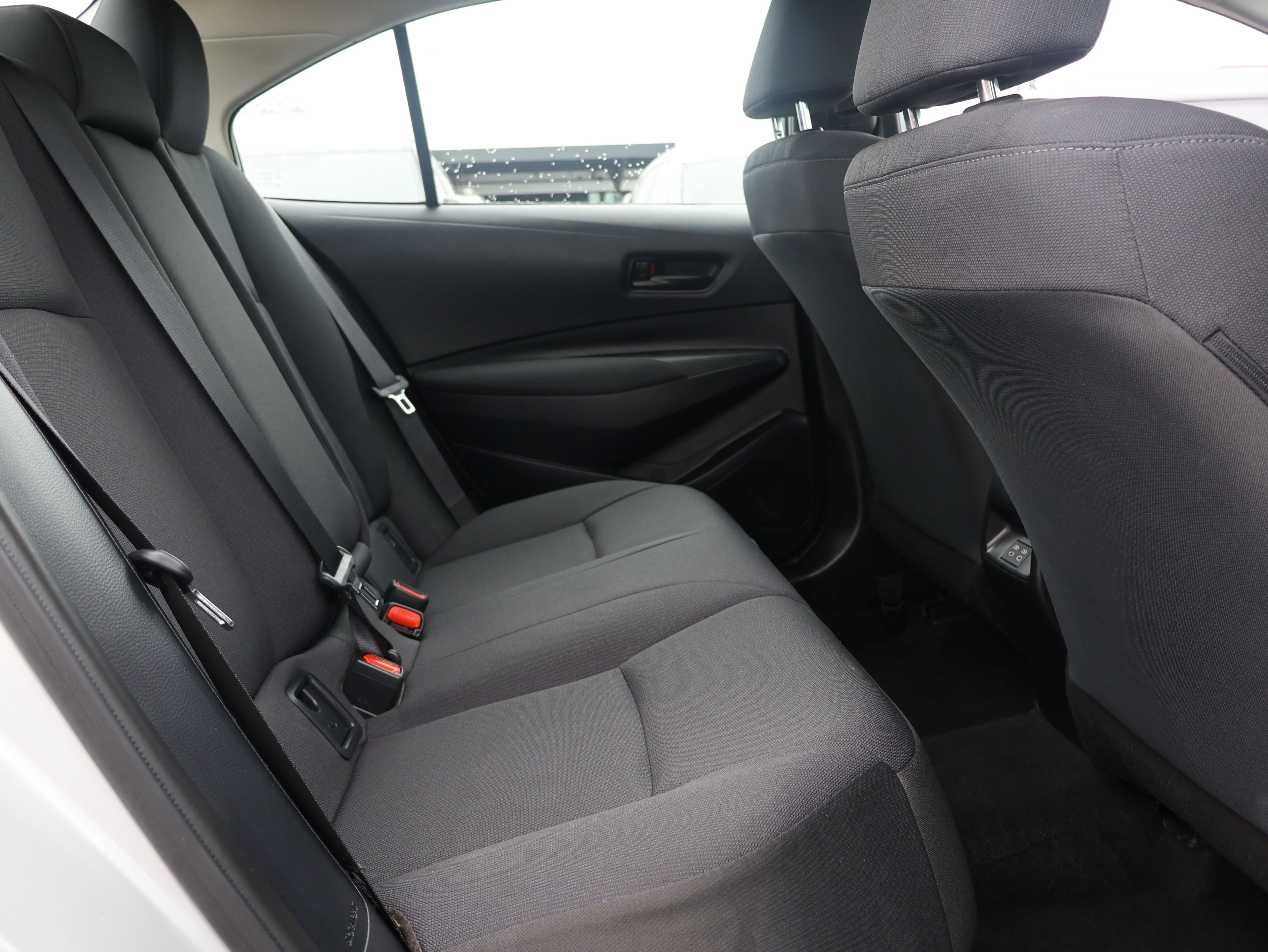 Used 2025 Toyota Corolla LE FWD image 10