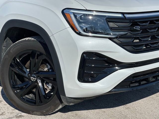 Used 2025 Volkswagen Atlas Cross Sport SEL R-Line image 11