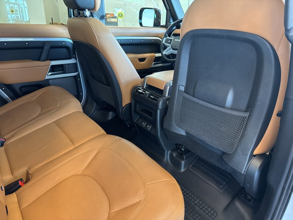Used 2023 Land Rover Defender 110 SE image 21
