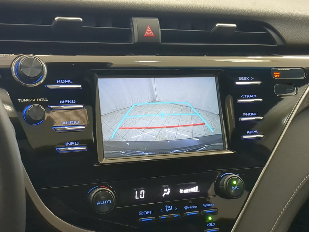 Used 2018 Toyota Camry SE w/ Moonroof Package FWD image 22