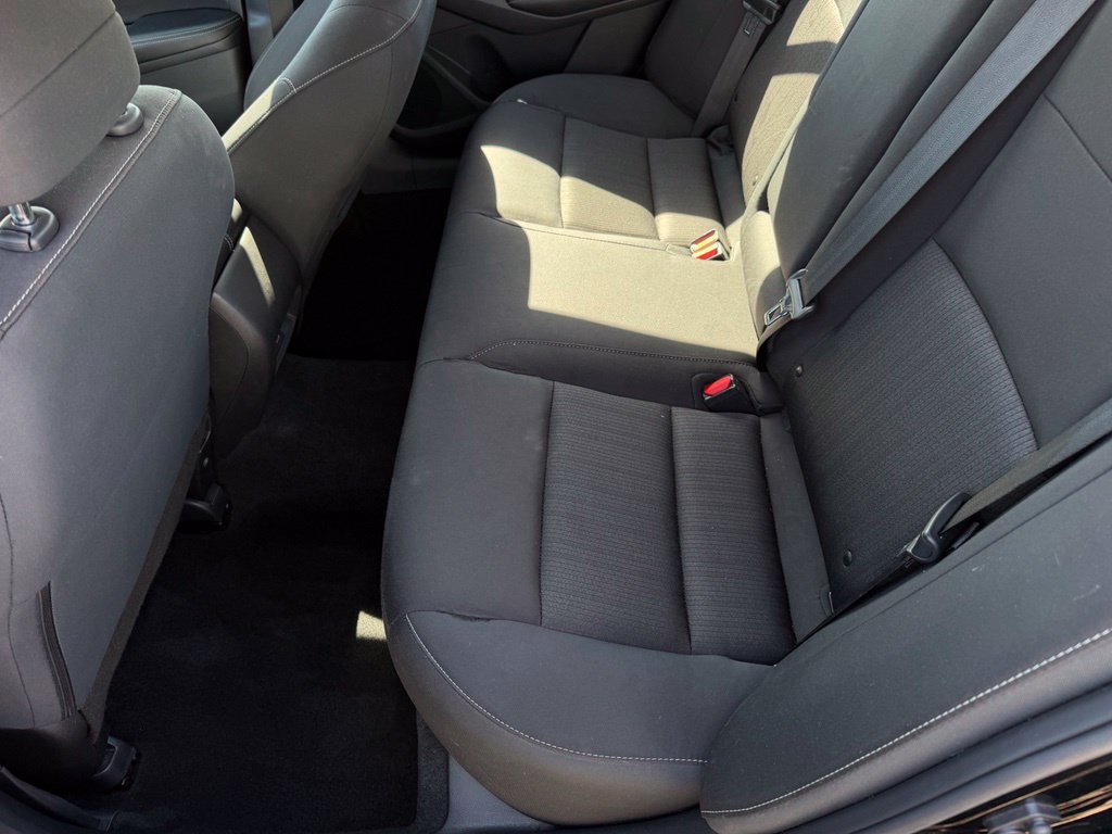 Used 2025 Nissan Altima 2.5 SV FWD image 12
