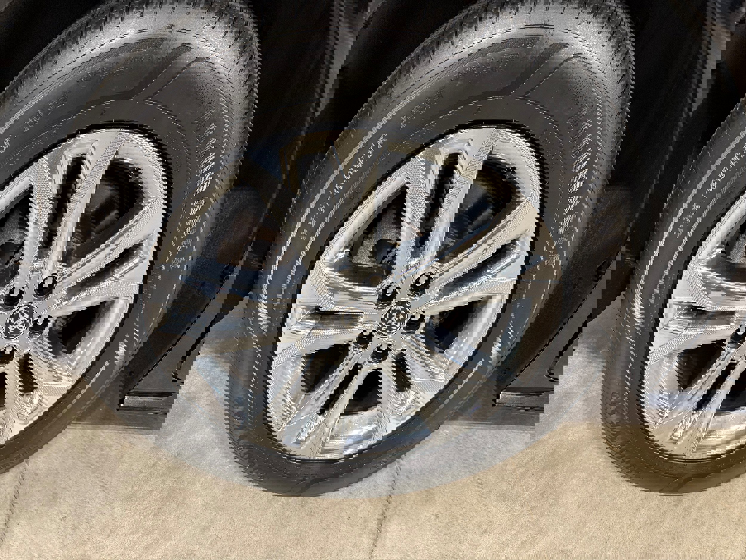 Used 2022 Toyota Sienna XSE w/ XSE Plus Package image 15