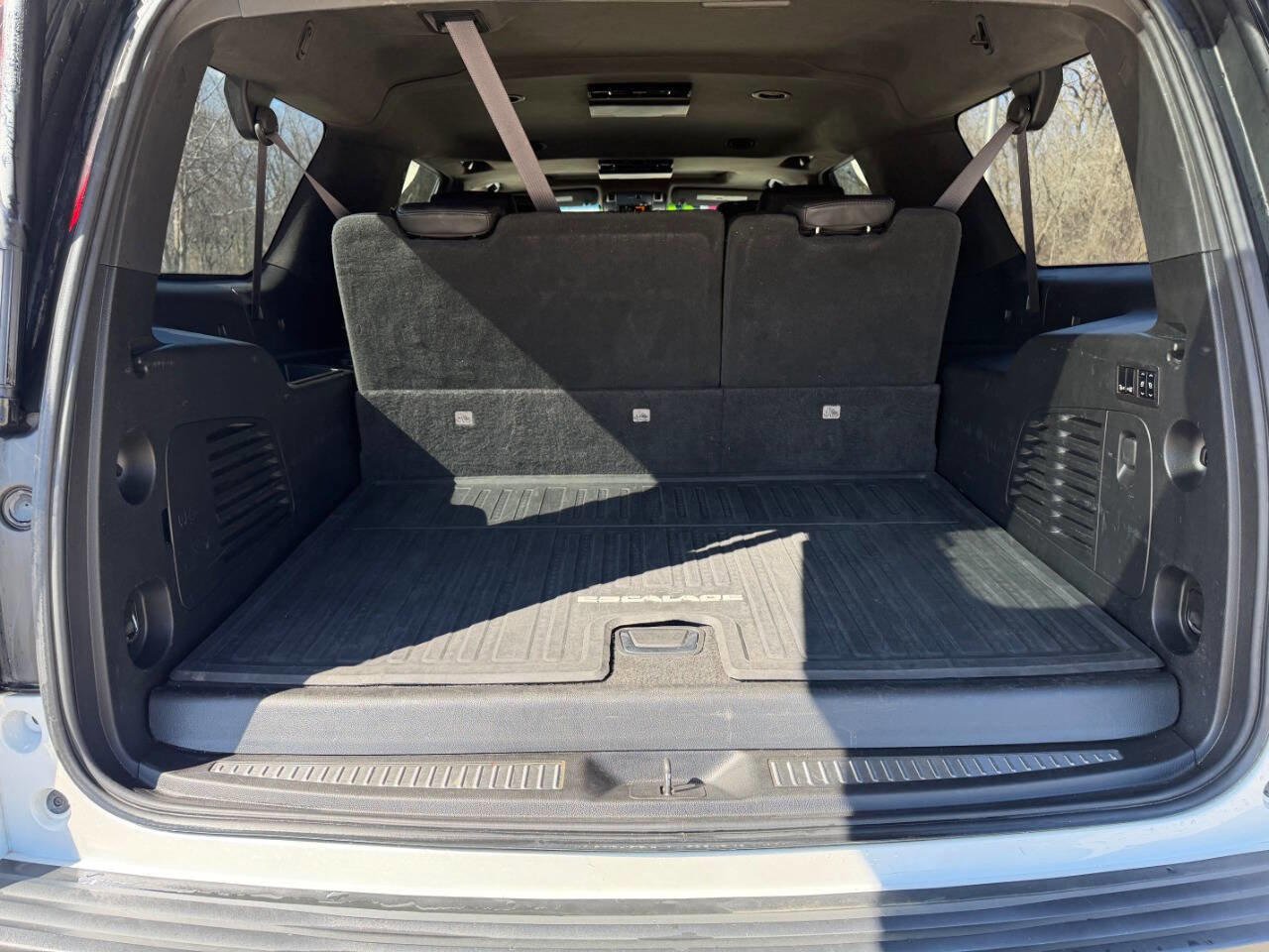 Used 2017 Cadillac Escalade ESV Platinum image 17