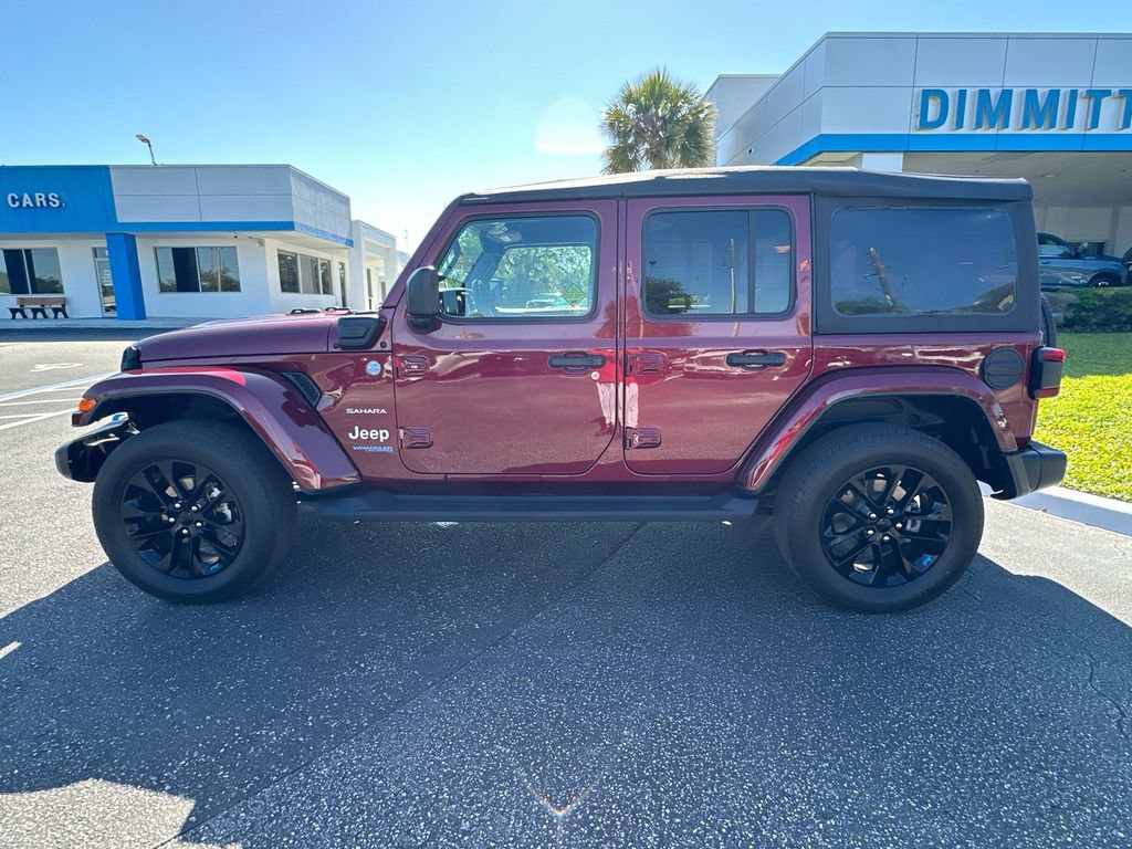 Used 2022 Jeep Wrangler Unlimited Sahara w/ Cold Weather Group AWD/4WD image 8
