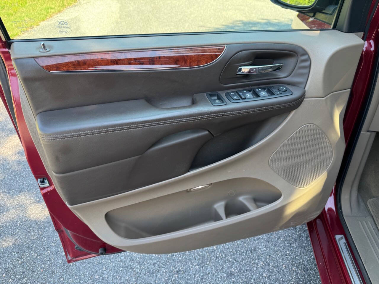 Used 2013 Chrysler Town & Country Touring-L w/ Entertainment Group #2 FWD image 40