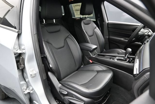 Used 2026 Jeep Compass Latitude AWD/4WD image 17