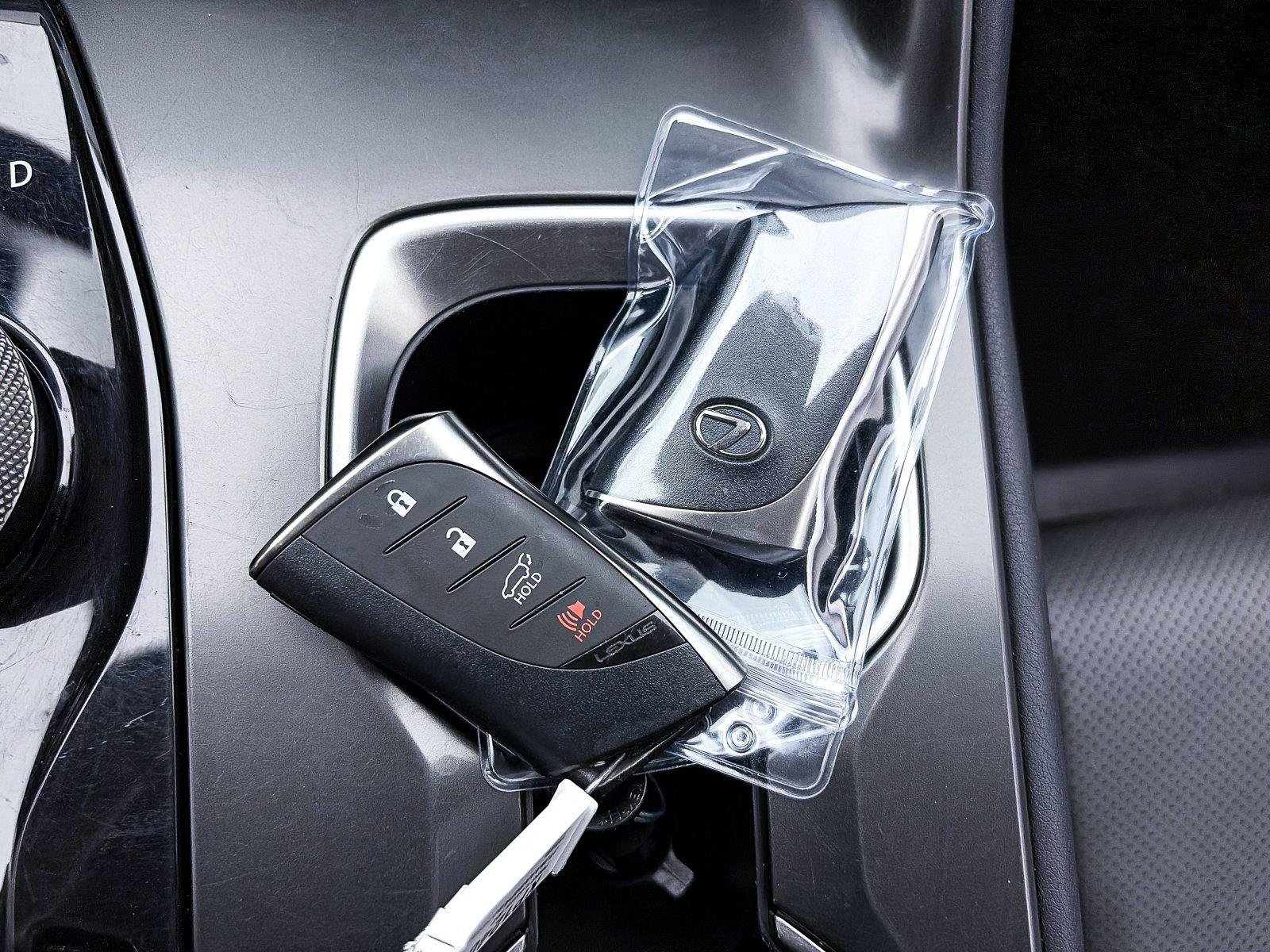Used 2023 Lexus RZ 450e Premium w/ Technology Package AWD/4WD image 31